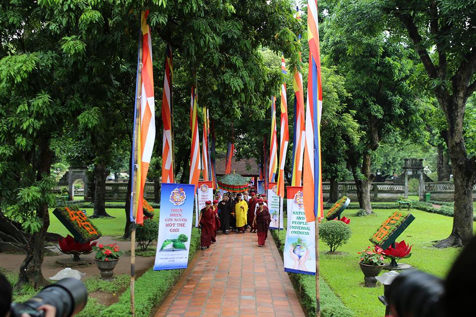  Thiên nhiên, con người, một thế giới